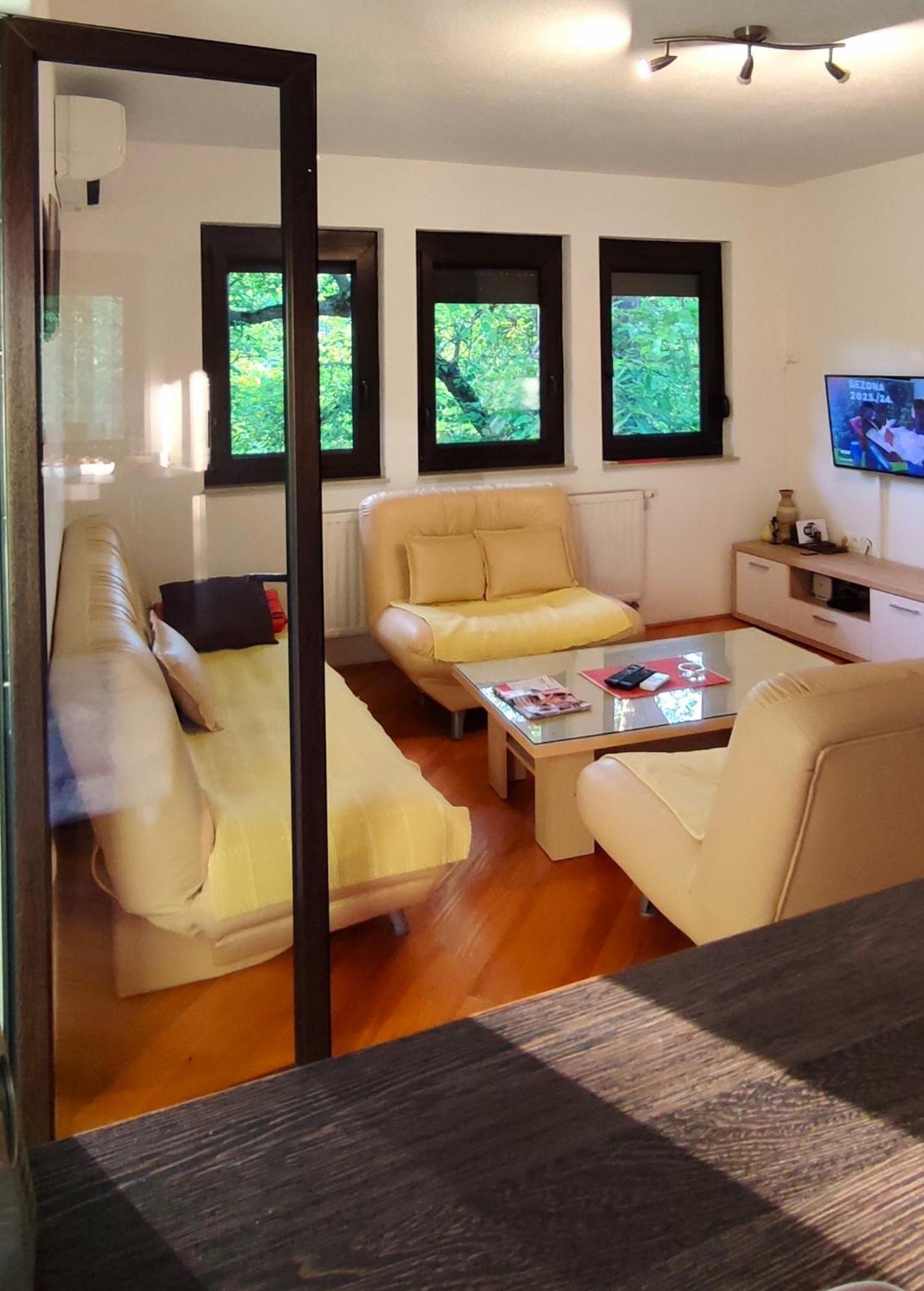 Private Place, Boca Bihać 外观 照片